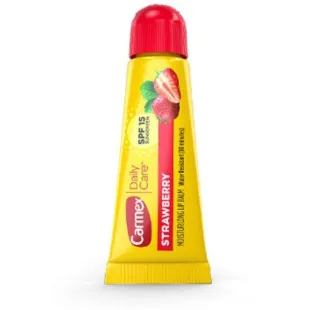 Бальзам лечебный со вкусом клубники для губ Carmex Daily Care Lip
