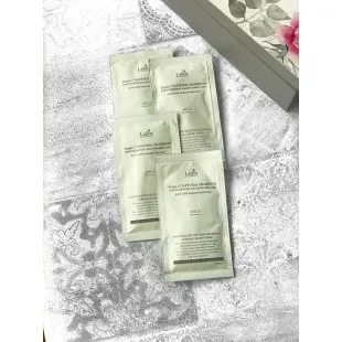 Миниатюра органического безсульфатного шампуня Lador Triplex Natural Shampoo 10ml