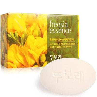 Твердое мыло, антибактериальное, с экстрактом фрезии  Amore Pacific Freesia Essence Soap 100g