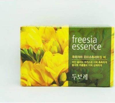 Твердое мыло, антибактериальное, с экстрактом фрезии  Amore Pacific Freesia Essence Soap 100g 0 - Фото 1