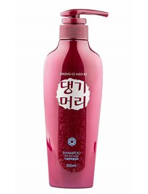 Шампунь освежающий с экстрактом портулака для жирной кожи головы Daeng Gi Meo Ri Shampoo For Oily Scalp 300ml 2 - Фото 2
